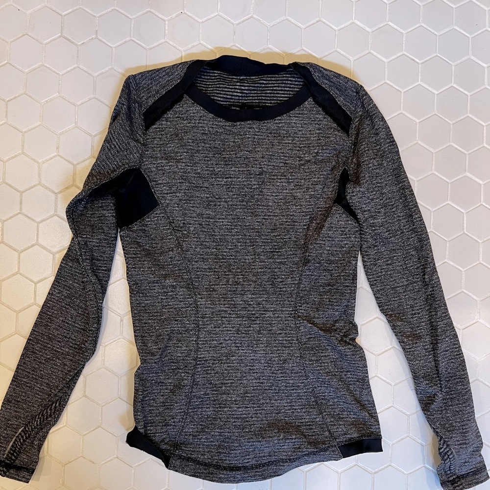 Swiftly tech lululemon shirt size 8